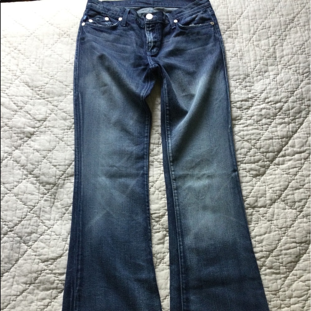 Rock & Republic vintage jeans with rhinestone pockets size 29